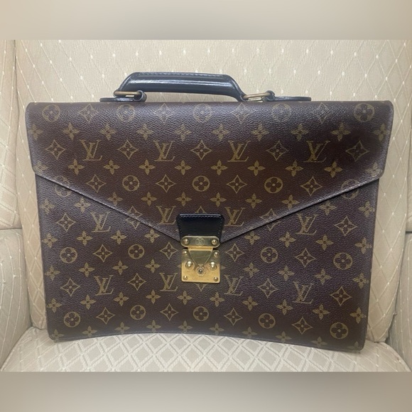 Briefcase - Picture 1 of 13